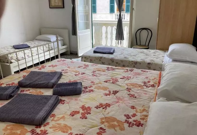 تختخواب و صبحانه Guest House Roma