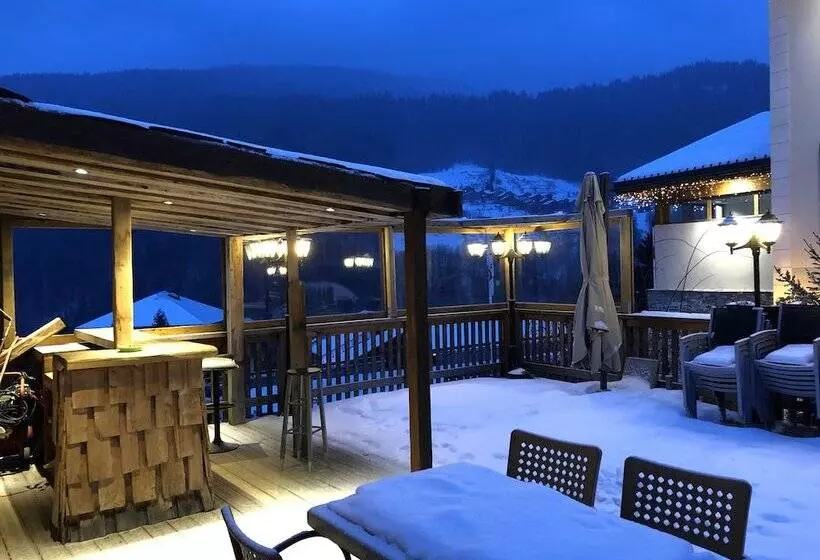 ホテル Hôtel Restaurant La Croix Jean Claude