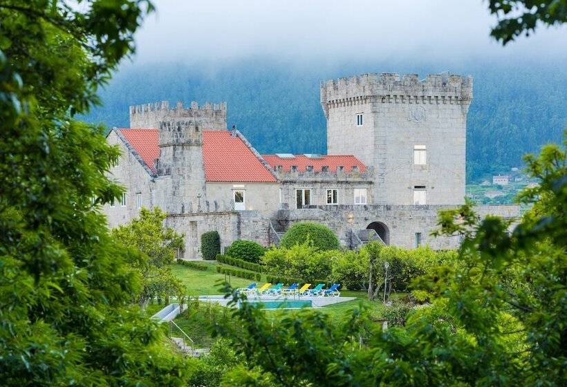 هتل Torre De Tebra