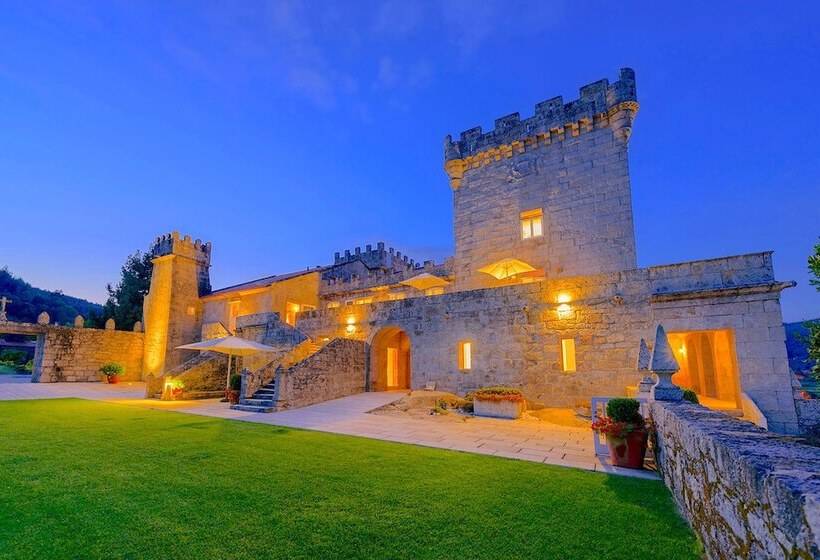 هتل Torre De Tebra