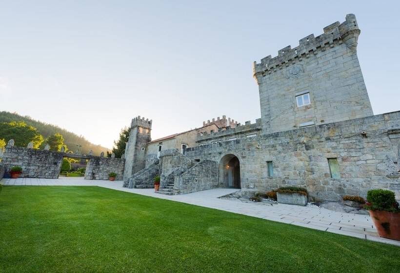 هتل Torre De Tebra