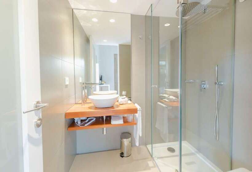 هتل Torre De Tebra