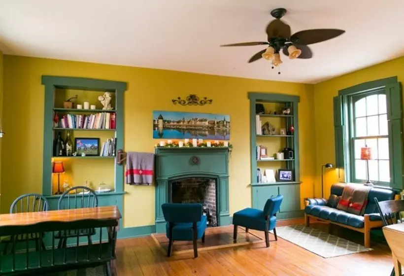 تختخواب و صبحانه Alpenhorn Gasthaus