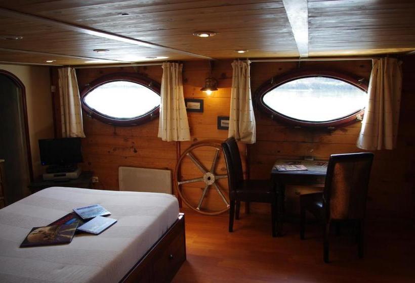 ベッドアンドブレックファースト Péniche Le Hasard