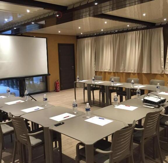 هتل Corniche Du Liouquet