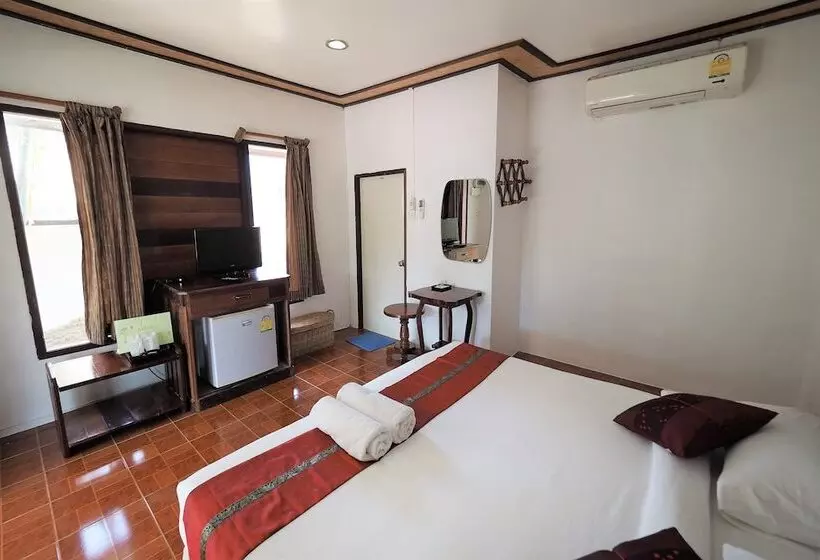 Hotelli Khaothone River View Resort