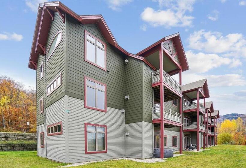 Gorgeous Views, Tastefully Decorated Ski On Ski Off 3 Bedroom Condo, With Sports Center Access Lodge