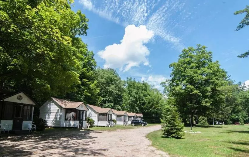 Profile Motel & Cottages