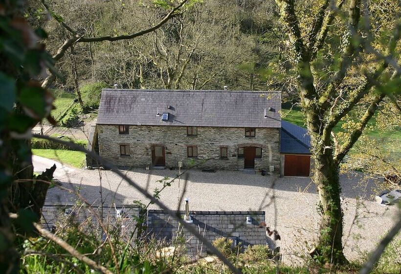 Troedyrhiw Holiday Cottages