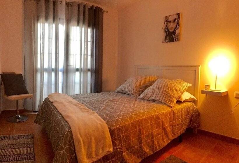 ユースホステル Bhavana Surf House