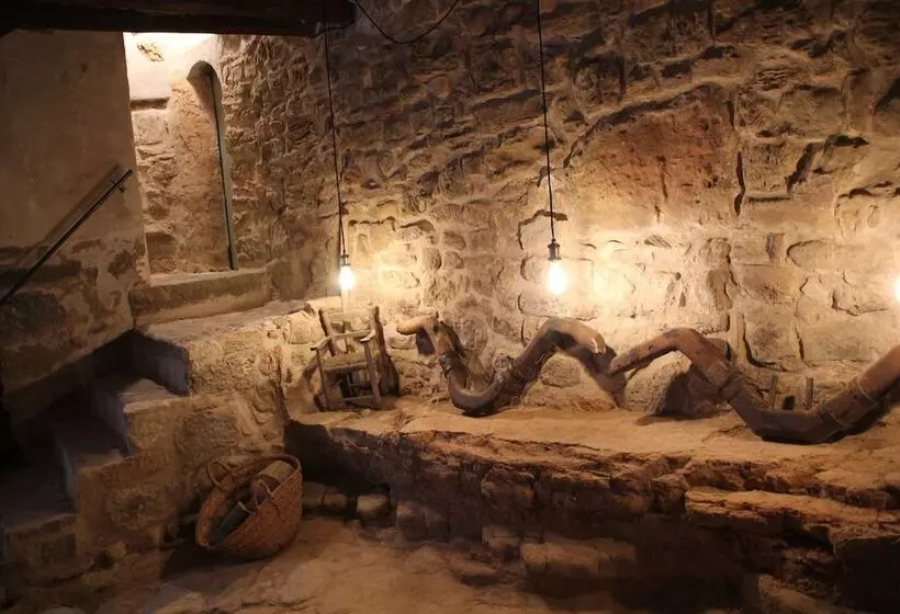 تختخواب و صبحانه La Casa Dels Ocells