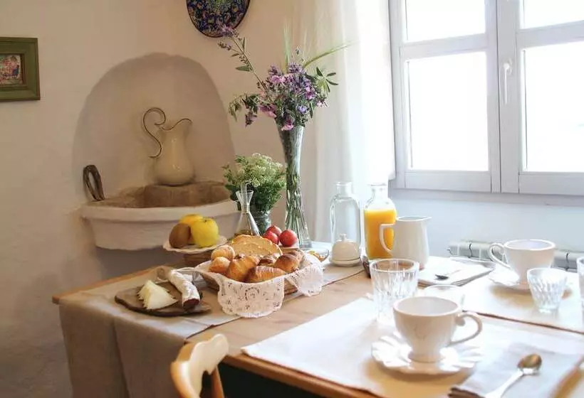 تختخواب و صبحانه La Casa Dels Ocells