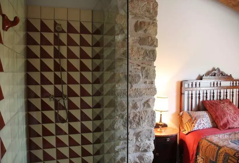 تختخواب و صبحانه La Casa Dels Ocells