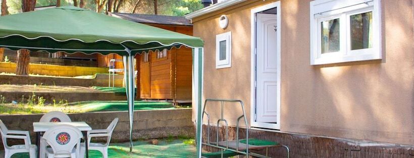 فندق Camping La Ardilla Roja