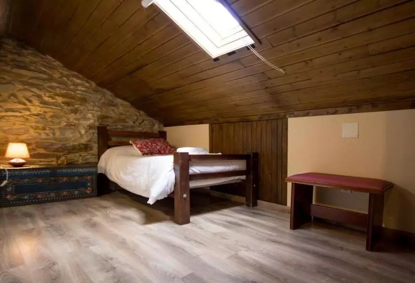 ユースホステル La Casona De Sarria