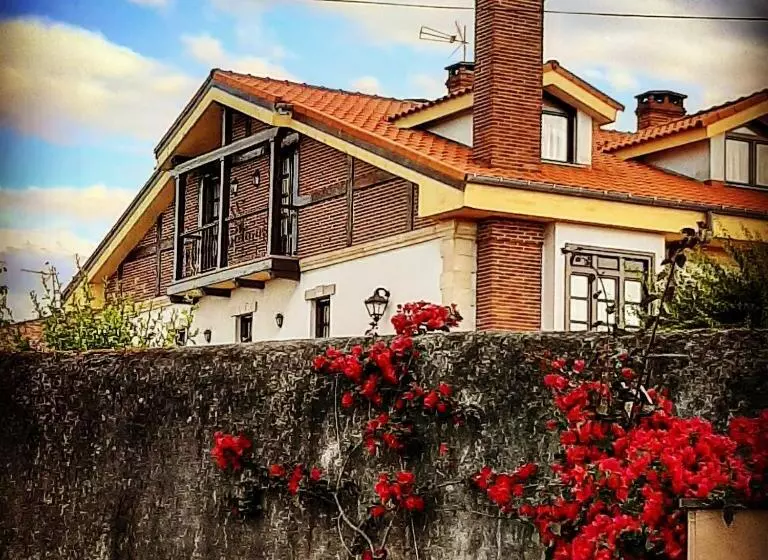 تختخواب و صبحانه Posada Marina