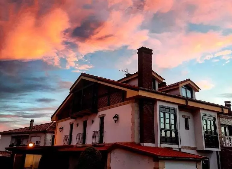 تختخواب و صبحانه Posada Marina