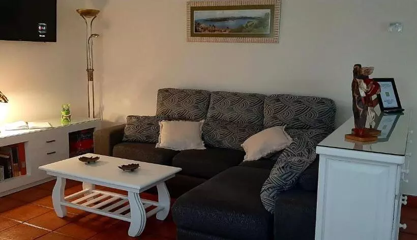 تختخواب و صبحانه Posada Marina