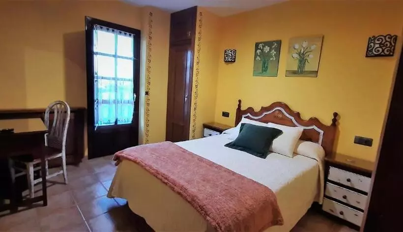 تختخواب و صبحانه Posada Marina