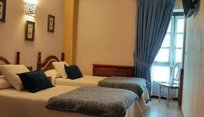 تختخواب و صبحانه Posada Marina