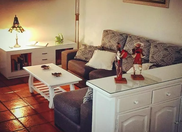 تختخواب و صبحانه Posada Marina