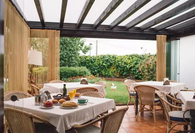 تختخواب و صبحانه Posada Marina