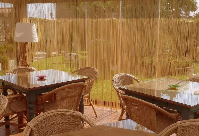 تختخواب و صبحانه Posada Marina