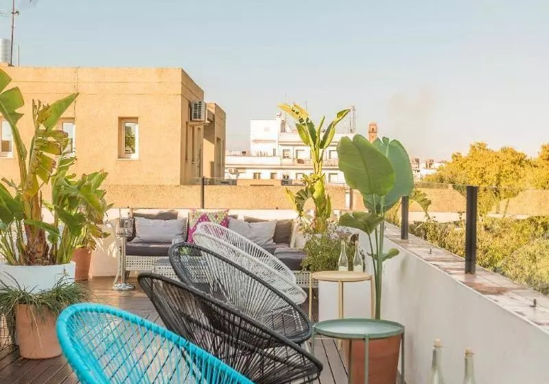 簡易ホテル The Corner House