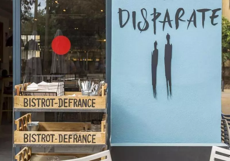 簡易ホテル The Corner House