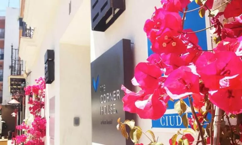 簡易ホテル The Corner House