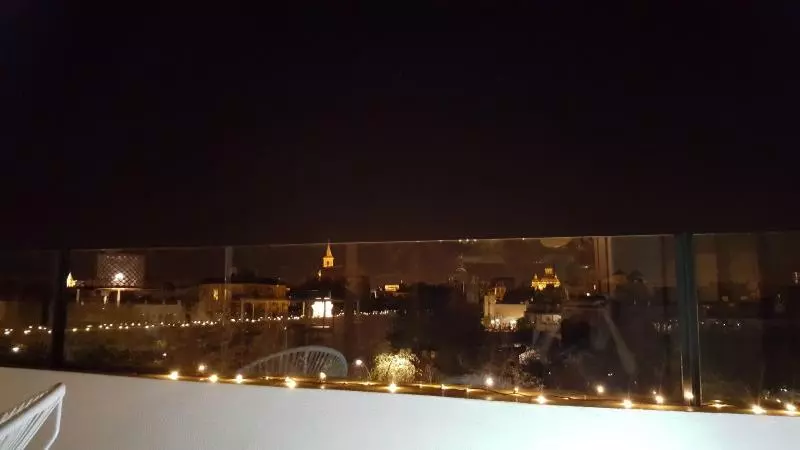 簡易ホテル The Corner House