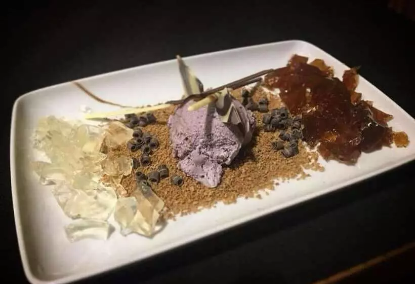 پانسیون Saint James Way