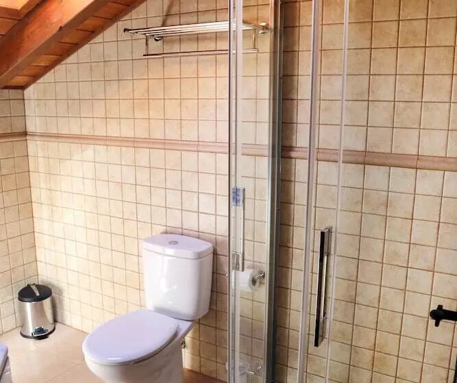 پانسیون Saint James Way