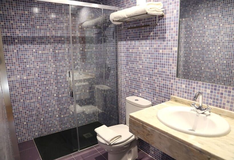 پانسیون Saint James Way