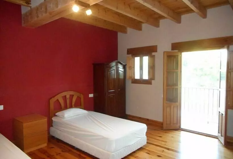 Aamiaismajoitus (B&B) Masia Mas De La Creu