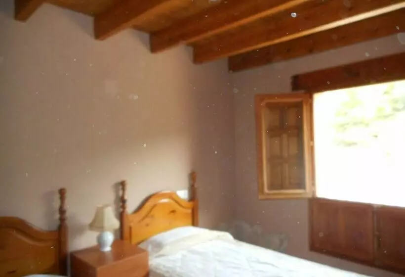 Aamiaismajoitus (B&B) Masia Mas De La Creu