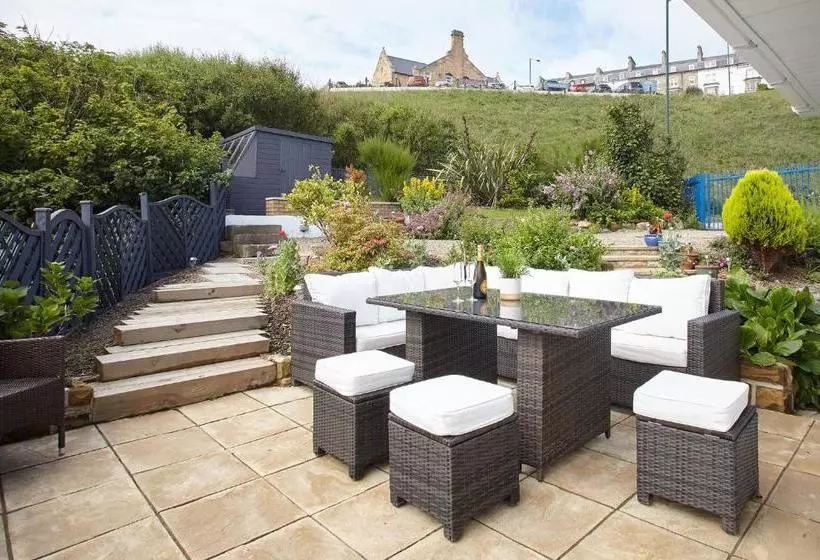 Host & Stay   Burnsyde Beach House