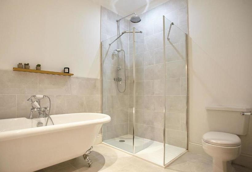 Host & Stay   Burnsyde Beach House