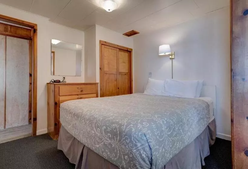 Ester Lee Motel
