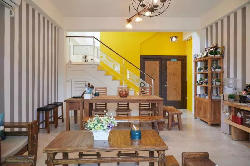 پانسیون Avenue B&b