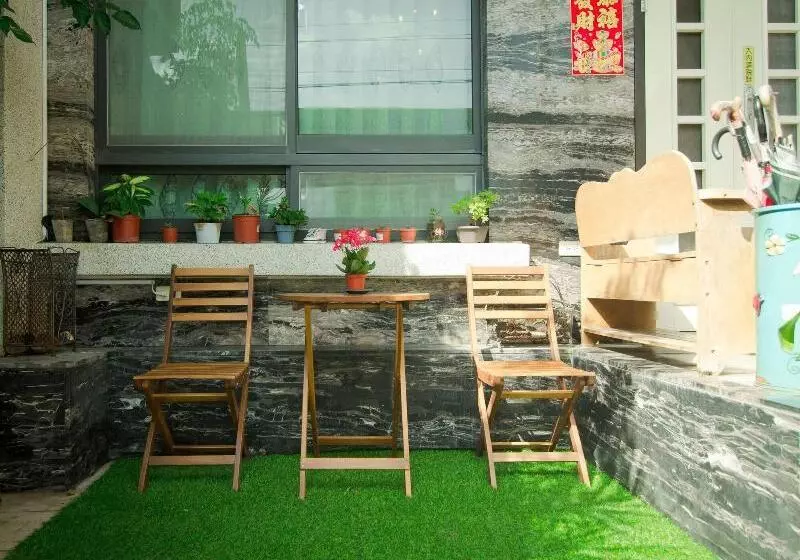 پانسیون Avenue B&b