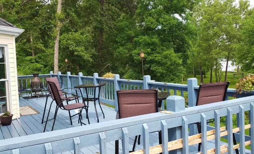 Aamiaismajoitus (B&B) Cottage By The Castle