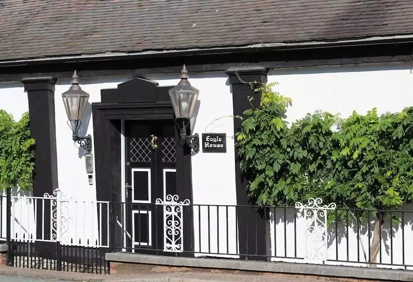 Eagle House  Award Winning B&b And Apartment