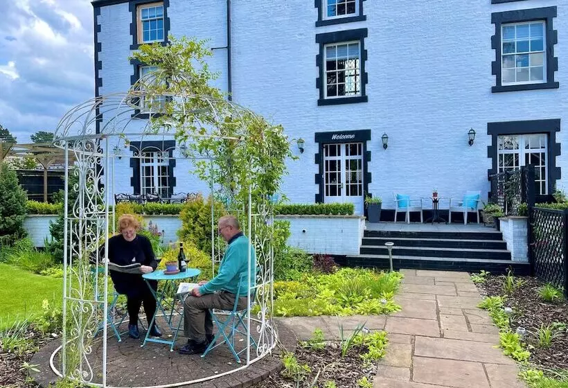 Eagle House  Award Winning B&b And Apartment