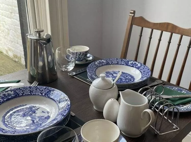 Eagle House  Award Winning B&b And Apartment