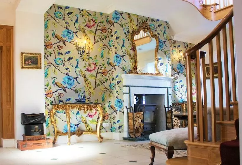 Eagle House  Award Winning B&b And Apartment