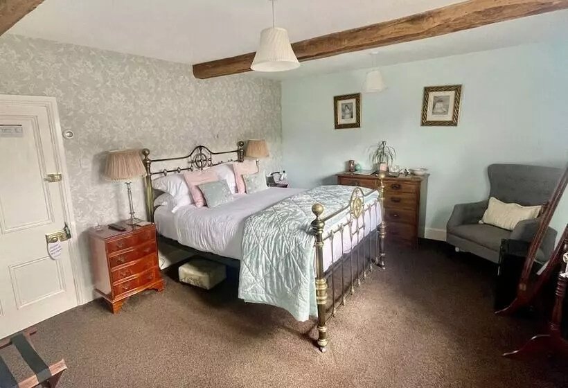 Eagle House  Award Winning B&b And Apartment