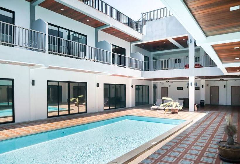 בית מלון כפרי Baan Phu Chalong