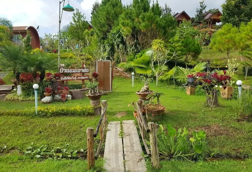 ホテル Ban Mae Resort