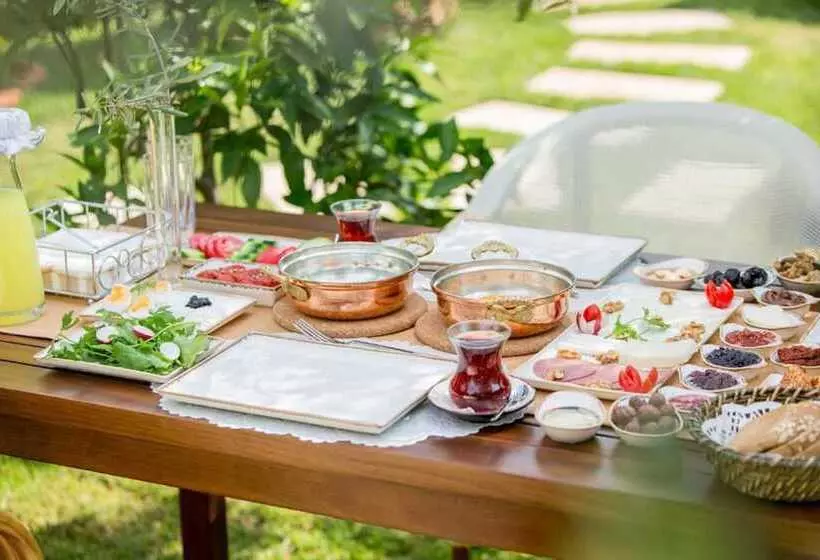 ホテル Cunda özerbey Konağı